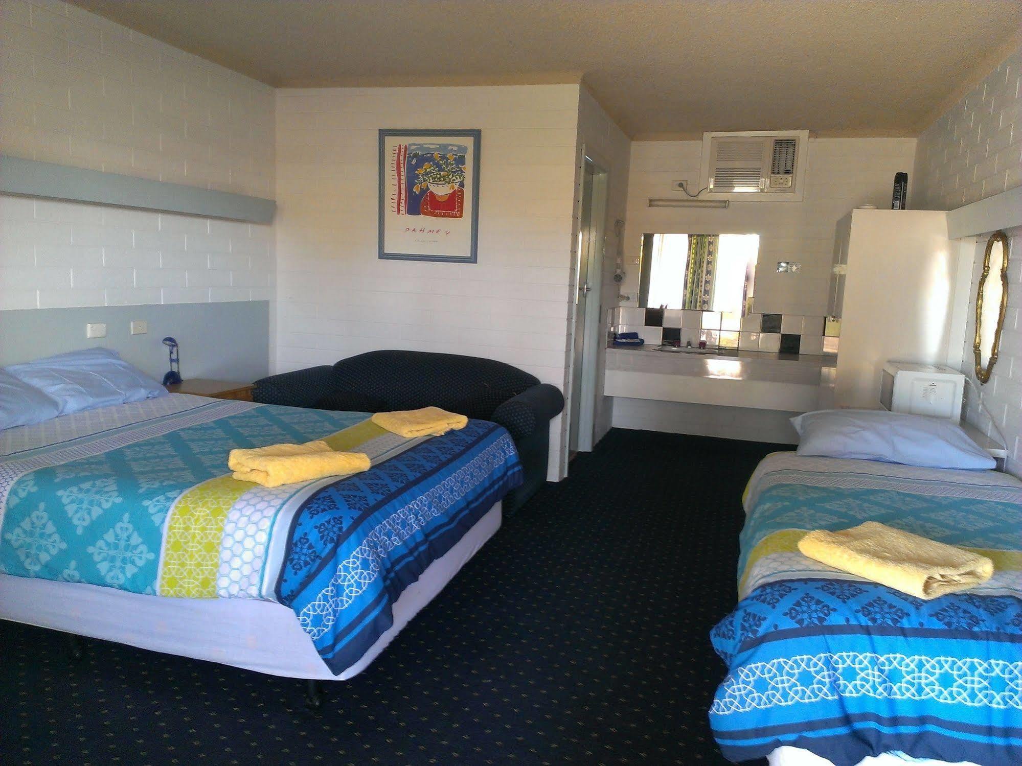 Capri Motel Balranald Exterior foto
